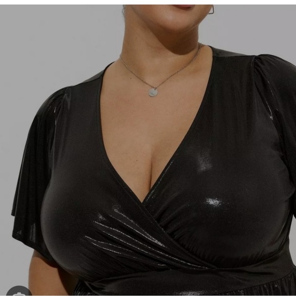 Torrid Size 1 Black Wrap Top - Picture 3 of 5